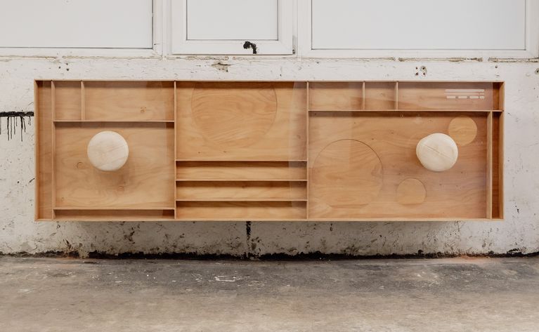 5_cabinet (a summary)_at es49_sebastian scholz_2025