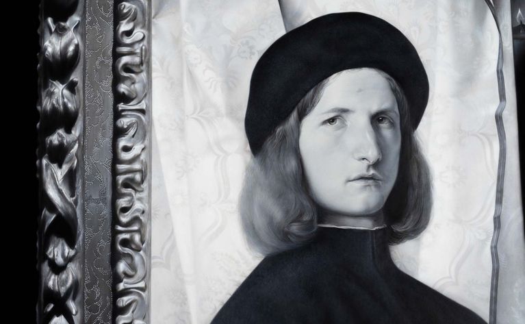 Bildnis_eines_Jünglings_vor_weißem_Vorhang_in_Grisaille_Öl_Leinwand_160x130cm_2026_Web