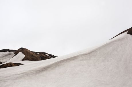 Laugavegurin_mountain_ridge_2